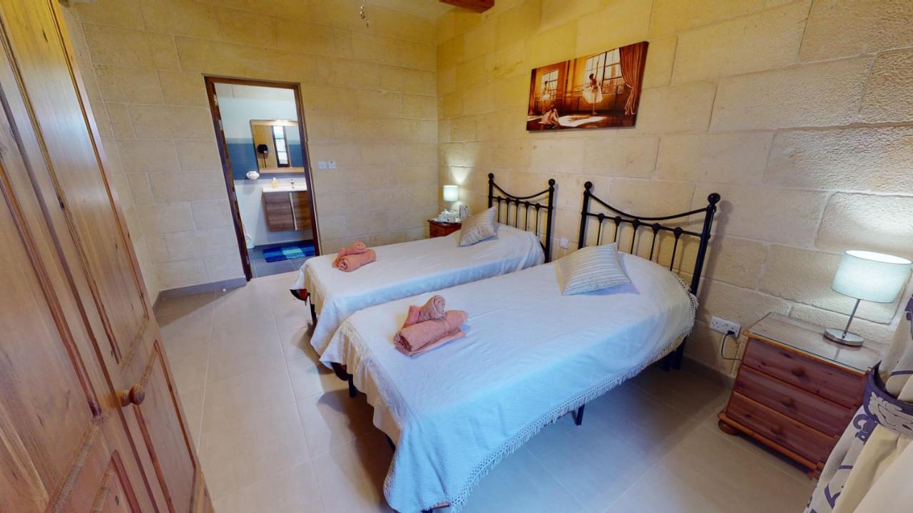 Qala Bed&Breakfast With Swimming Pool - Il-Wenniessa Dış mekan fotoğraf