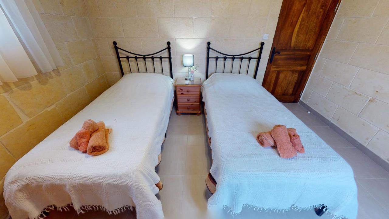Qala Bed&Breakfast With Swimming Pool - Il-Wenniessa Dış mekan fotoğraf