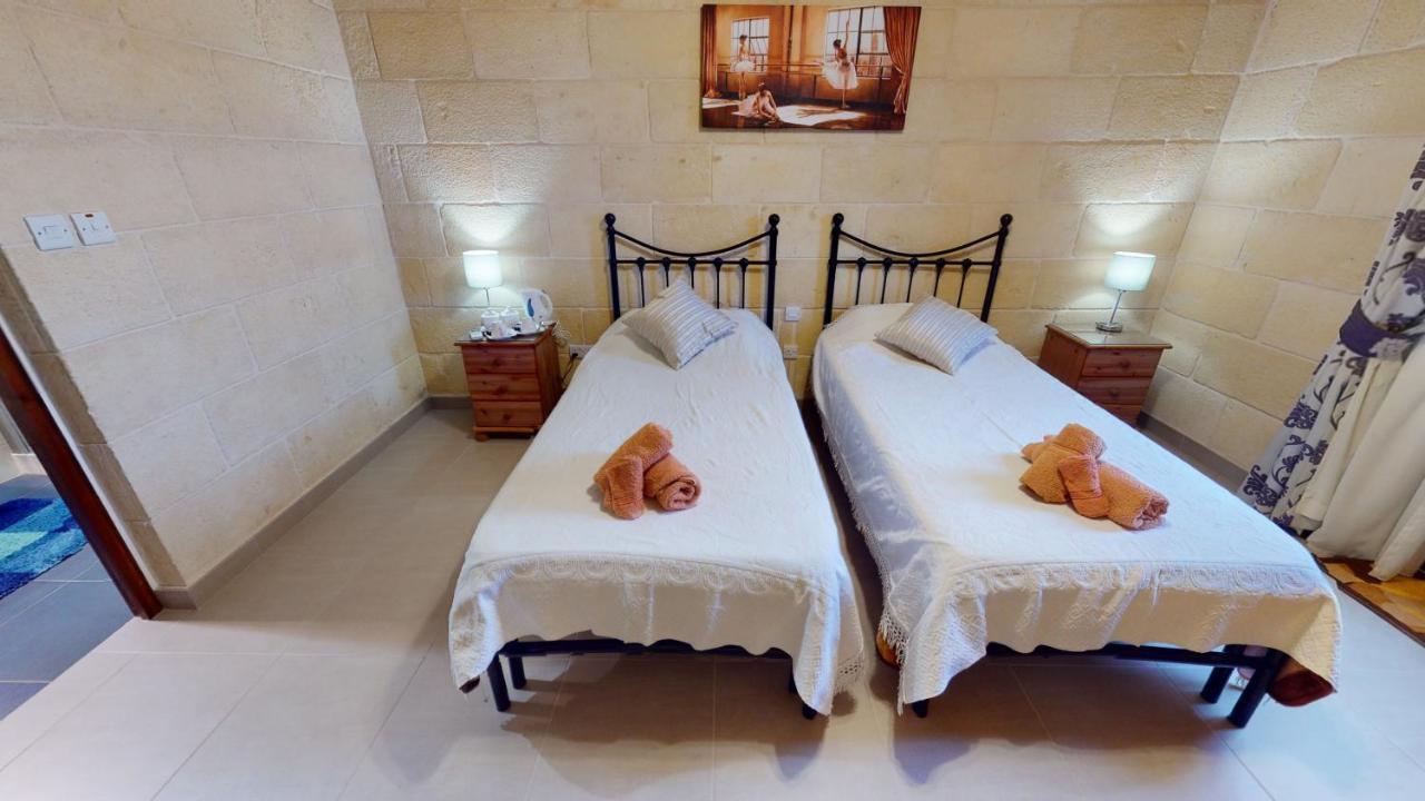 Qala Bed&Breakfast With Swimming Pool - Il-Wenniessa Dış mekan fotoğraf