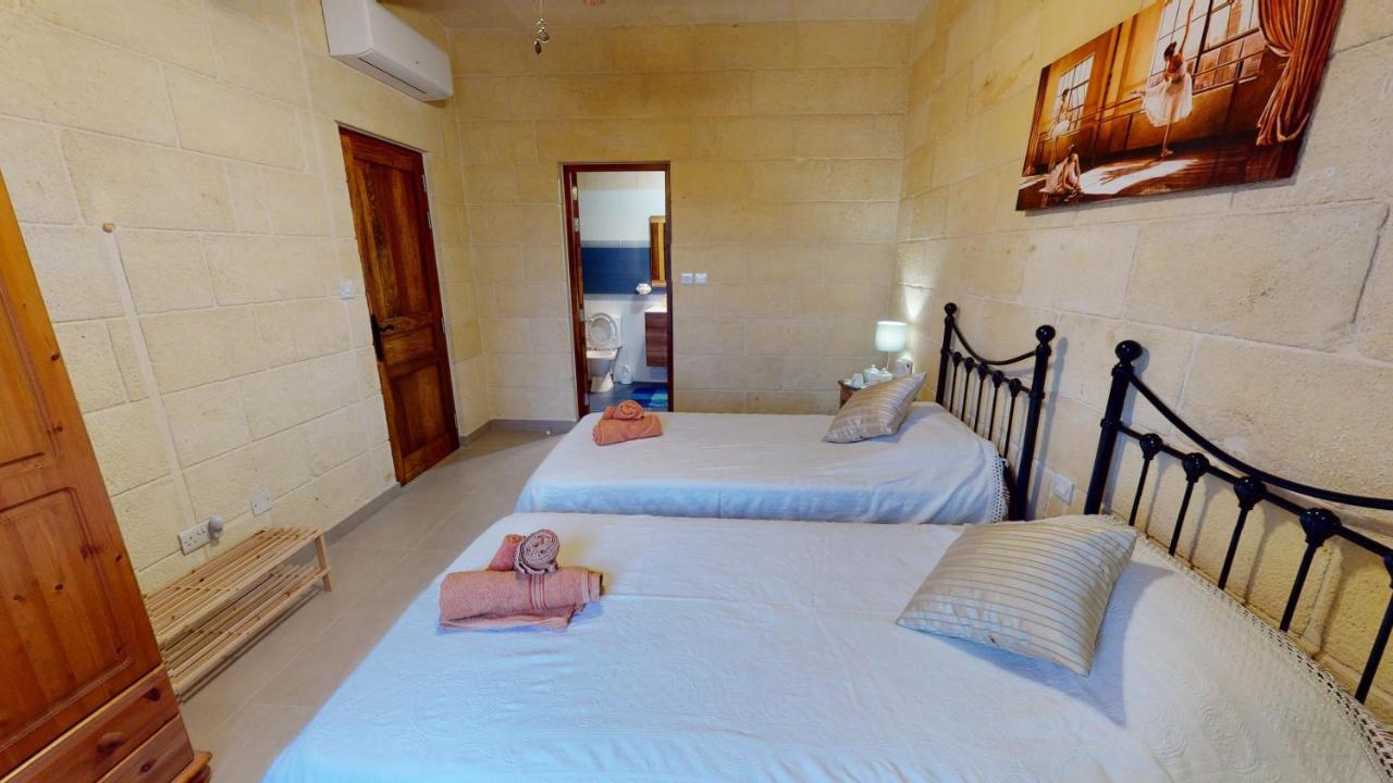 Qala Bed&Breakfast With Swimming Pool - Il-Wenniessa Dış mekan fotoğraf
