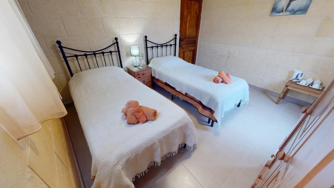 Qala Bed&Breakfast With Swimming Pool - Il-Wenniessa Dış mekan fotoğraf